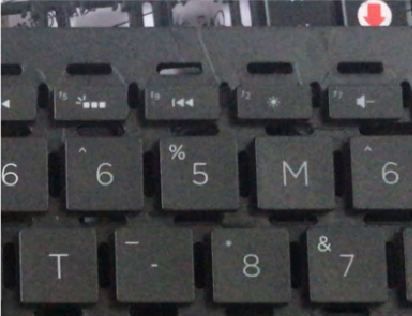 鍵盤表面凸起黑點(diǎn)臟污檢測(cè)